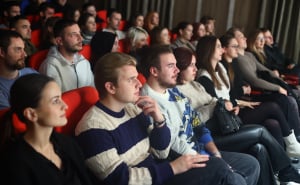 Foto: Dž. K. / Radiosarajevo.ba / Predstava "Džepovi puni kamenja"