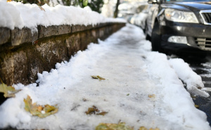 Foto: A. K. / Radiosarajevo.ba / Sarajevo jutros pod snijegom i ledom