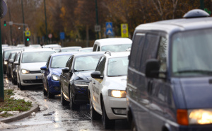 Foto: Dž.K. / Radiosarajevo.ba / Ogromne gužve iz pravca Dobrinje prema Istočnom Sarajevu