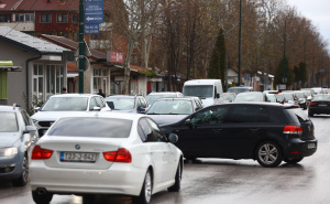Foto: Dž.K. / Radiosarajevo.ba / Ogromne gužve iz pravca Dobrinje prema Istočnom Sarajevu