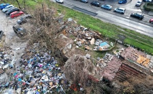 Foto: A. K. / Radiosarajevo.ba / Smeće u sarajevskom naselju