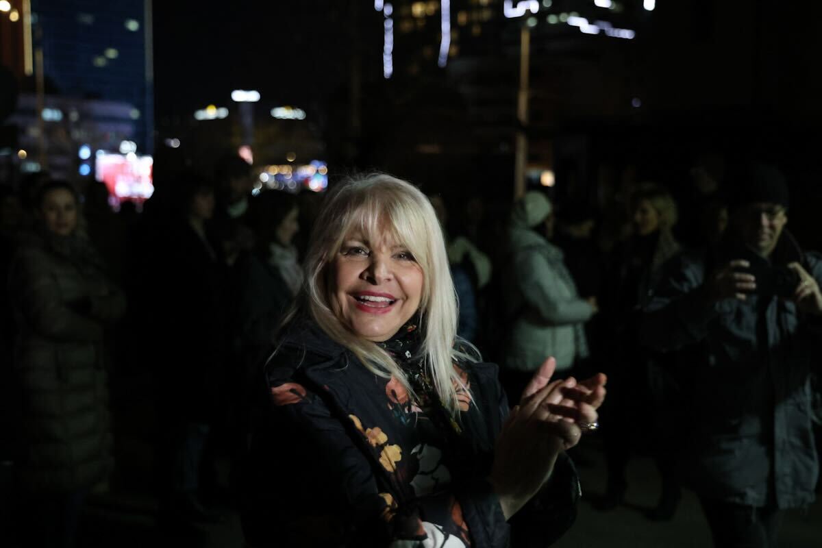 Mirno okupljanje ispred OŠ Vladislav Skarić u Sarajevu