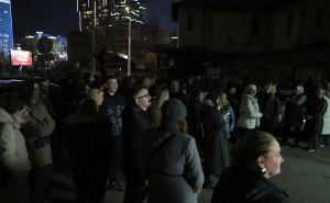 Foto: E. L. / Radiosarajevo.ba / Mirno okupljanje ispred OŠ Vladislav Skarić u Sarajevu