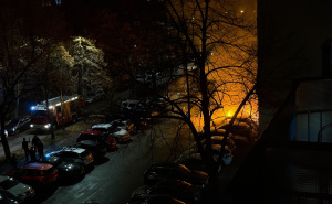 Foto: Radiosarajevo.ba / Gori automobil na Grbavici