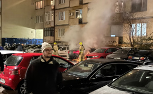 Foto: Radiosarajevo.ba / Gori automobil na Grbavici