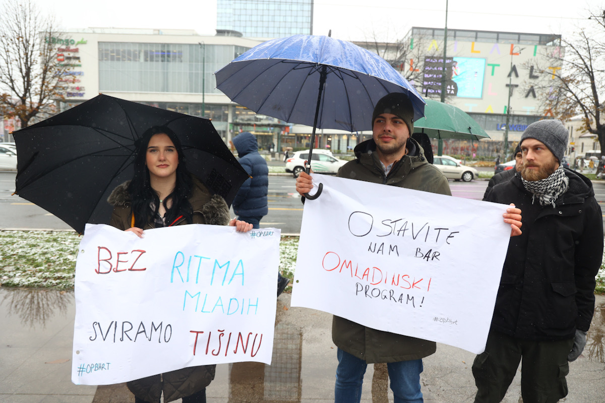 Protesti BHRT-a ispred Parlamenta BiH