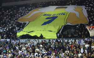 Foto: Dž. K. / Radiosarajevo.ba / Transparent posvećen Miralemu Haliloviću