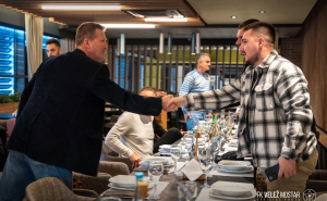 Foto: FK Velež/Facebook / Druženje igrača Veleža i Željezničara