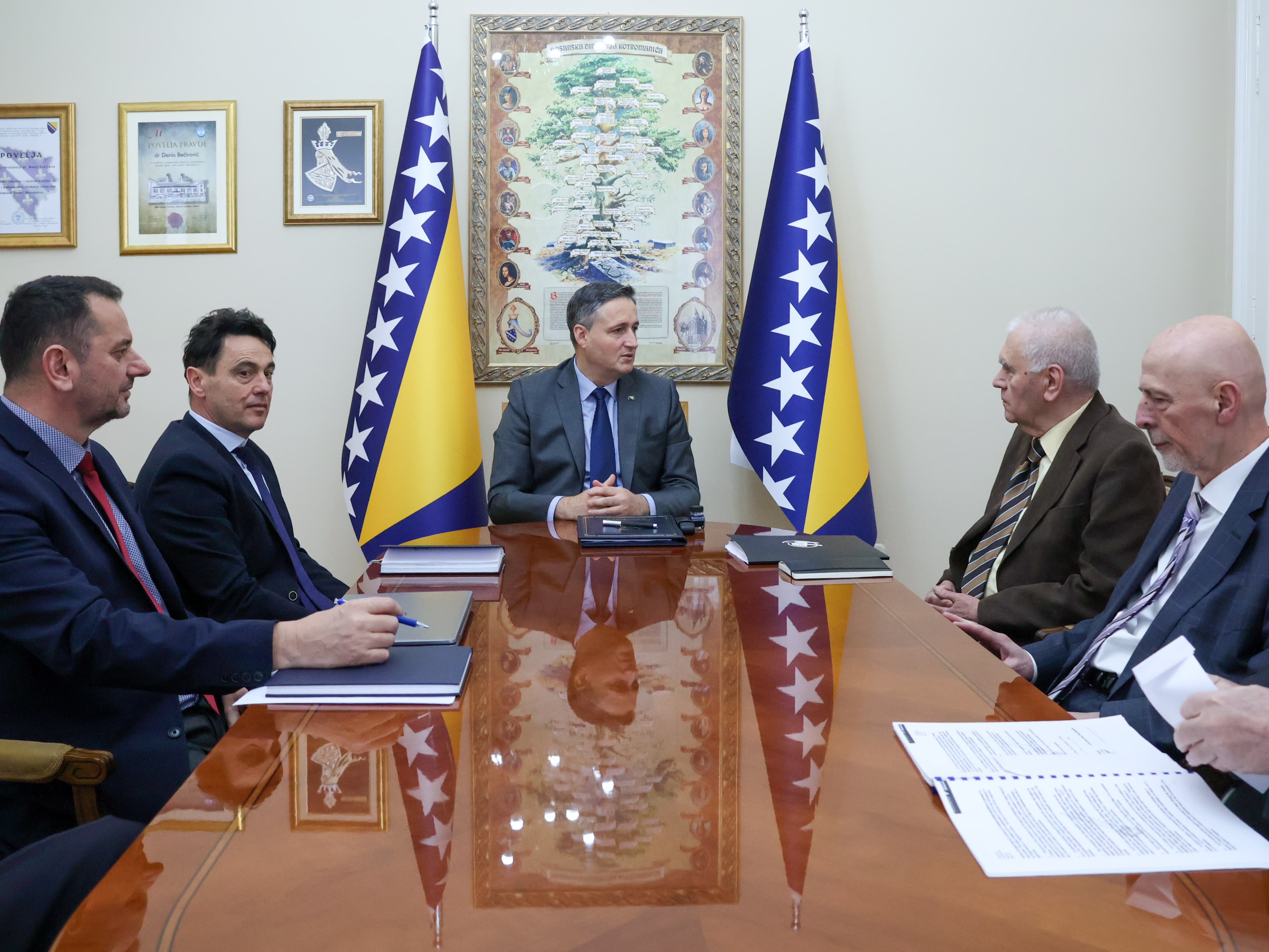 Denis Bećirović i Krug 99