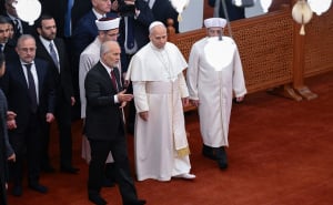 FOTO: AA / Papa Lav XIV posjetio Plavu džamiju u Istanbulu