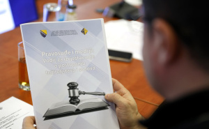Foto: N. G. / Radiosarajevo.ba / Predstavljen priručnik "Pravosuđe i mediji: Vodič za izvještavanje o postupanju tužilaštava i sudova"