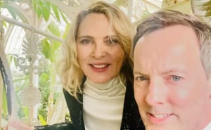 Foto: Screenshot / Instagram / Kim Cattrall i Russell Thomas