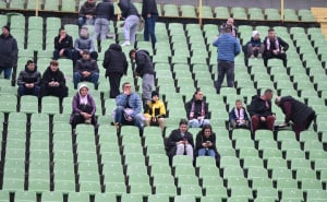 Foto: N. G. / Radiosarajevo.ba / Navijači polako dolaze na tribine stadiona Koševo