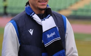 Foto: Željezničar / Igrači Želje sa šalovima Manijaka