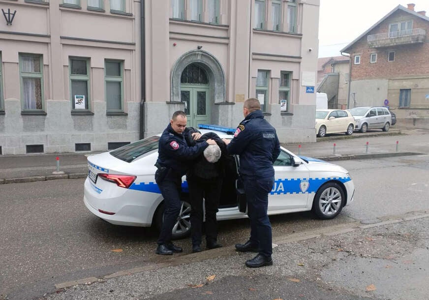 Hapšenje profesora optuženog za pedofiliju