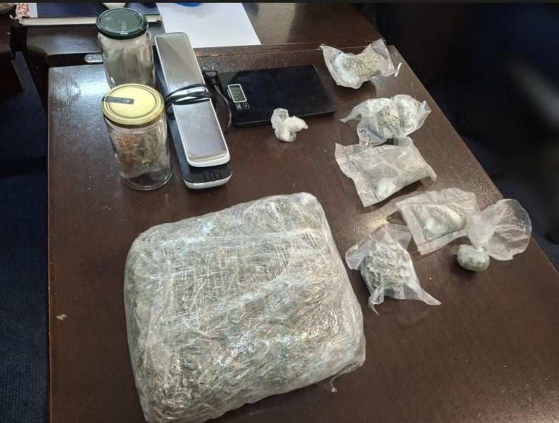 Pronađena droga i drugi predmeti