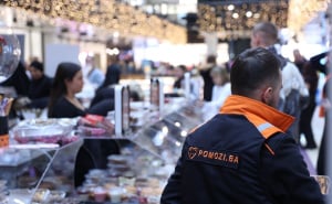 Foto: Dž.K. / Radiosarajevo.ba / Slatki bazar u Sarajevu