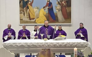 Foto: Hrvatski glasnik / Misa za fra Franju Ninića