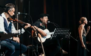 FOTO: Azra Mešić / Zaranjeno pušenje; koncert
