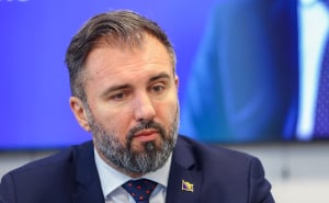 Foto: Radiosarajevo.ba / Neformalno druženje i kafa s potpredsjednikom FBiH Igorom Stojanovićem