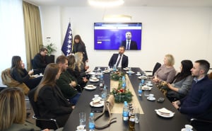 Foto: Radiosarajevo.ba / Neformalno druženje i kafa s potpredsjednikom FBiH Igorom Stojanovićem