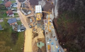 Foto: Prtscr/Youtube / Radovi na autoputu na koridoru Vc (@Ermin Mašić)