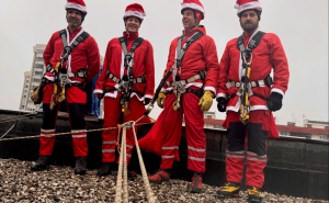 Foto: GSS Sarajevo / Djeda Mrazovi obradovali mališane