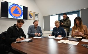 Foto: N. G. / Radiosarajevo.ba / Potpisivanje sporazuma o finansiranju projekta "Radovi na sanaciji klizišta na lokalitetu Curine njive - Istočni Stari Grad"