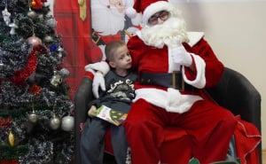 Foto: Robot / Dodjela paketića u Centru 'Vladimir Nazor'