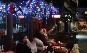 Foto: Dž. K. / Radiosarajevo.ba / Novogodišnji ukrasi pretvorili Sarajevo u bajku