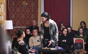 Foto: N.G./Radiosarajevo.ba / Premijera 'Snajpera' u novom teatru u Sarajevu