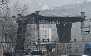 Foto: A. K. / Radiosarajevo.ba / Postavlja se bina za javni doček Nove godine u Sarajevu