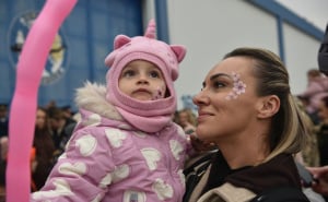 Foto: Ministarstvo odbrane BiH / Dodjela paketića najmlađima