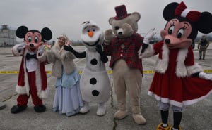 Foto: Ministarstvo odbrane BiH / Dodjela paketića najmlađima