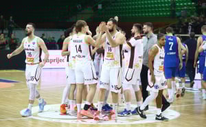 Foto: Dž. K. / Radiosarajevo.ba / Slavlje igrače KK Bosna nakon velike pobjede