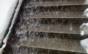 Čitatelj/ Radiosarajevo.ba / Kvar na vodovodnoj mreži u sarajevskom naselju