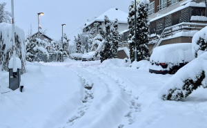 Foto: A. K. / Radiosarajevo.ba / Snijeg "zatrpao" sarajevske ulice
