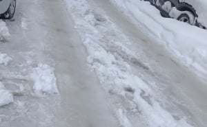 Foto: Čitatelj/Radiosarajevo.ba / Neočišćen snijeg u ulici Dolina