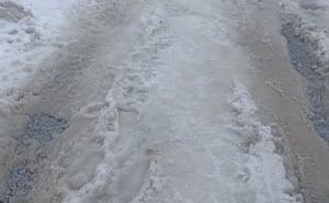 Foto: Čitatelj/Radiosarajevo.ba / Neočišćen snijeg u ulici Dolina