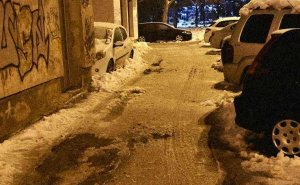 Foto: Čitatelj/Radiosarajevo.ba / Trotoari u naselju Otoka očišćeni od snijega