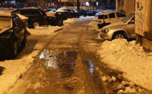 Foto: Čitatelj/Radiosarajevo.ba / Trotoari u naselju Otoka očišćeni od snijega