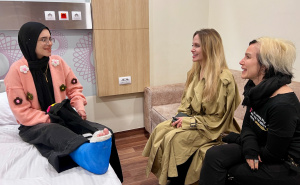 Foto: Inara.org / Angelina Jolie pposjetila palestinsku djecu u bolnici u Egiptu