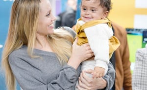 Foto: Inara.org / Angelina Jolie posjetila palestinsku djecu u bolnici u Egiptu