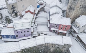 Foto: Denis Kapetanović / Pixsell / Mostar pod snijegom