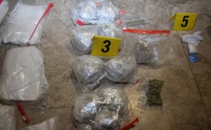 Foto: MUP ZDK / Zaplijenjena droga i oružje