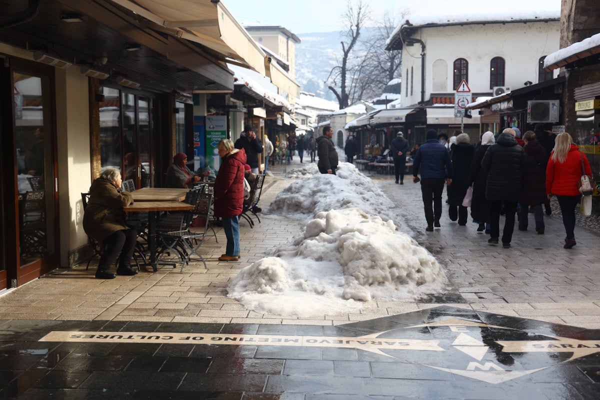 Snijeg i led na ulicama Sarajeva