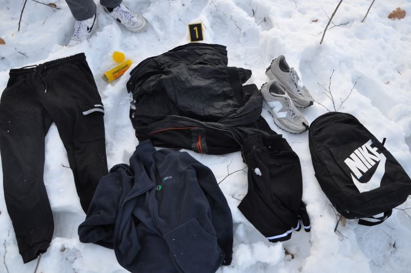 Pronađena odjeća u kojoj je jedan od osumnjičenih opljačkao pumpu