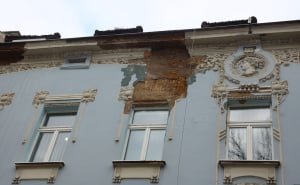 Foto: Dž.K. / Radiosarajevo.ba / Zgrada sa koje je pala fasada u Ferhadiji