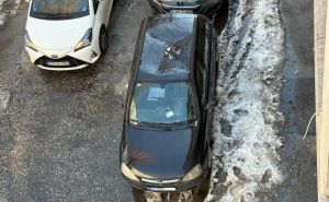 FOTO: Radiosarajevo.ba / Pao snijeg na automobil