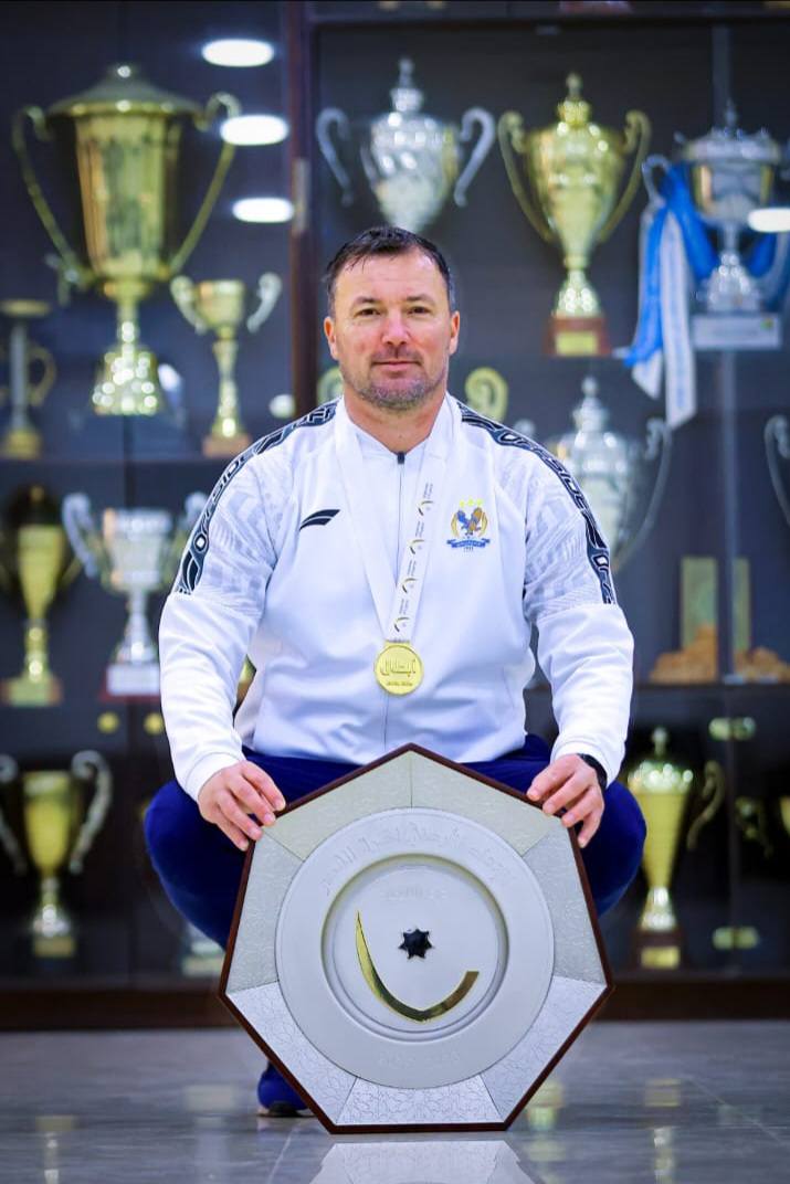 Ćorić sa trofejom Shield Cupa